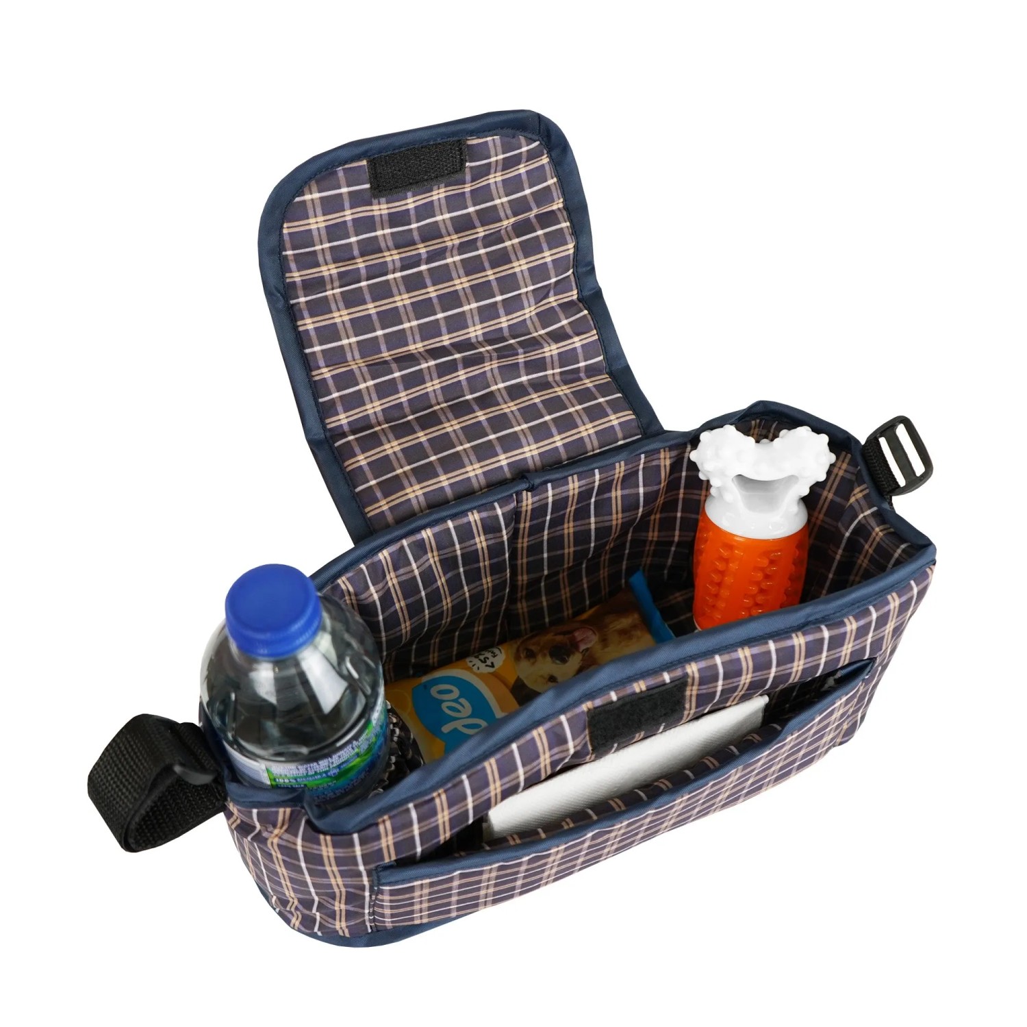 Offene, marineblaue Haustierwagen-Tasche mit blauem Tartanmuster, gefüllt mit Zubehör.