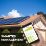 Balkonkraftwerk-Überwachung per App: MARSTEK Mikro-Wechselrichter mit Solarpanelen auf Hausdach.