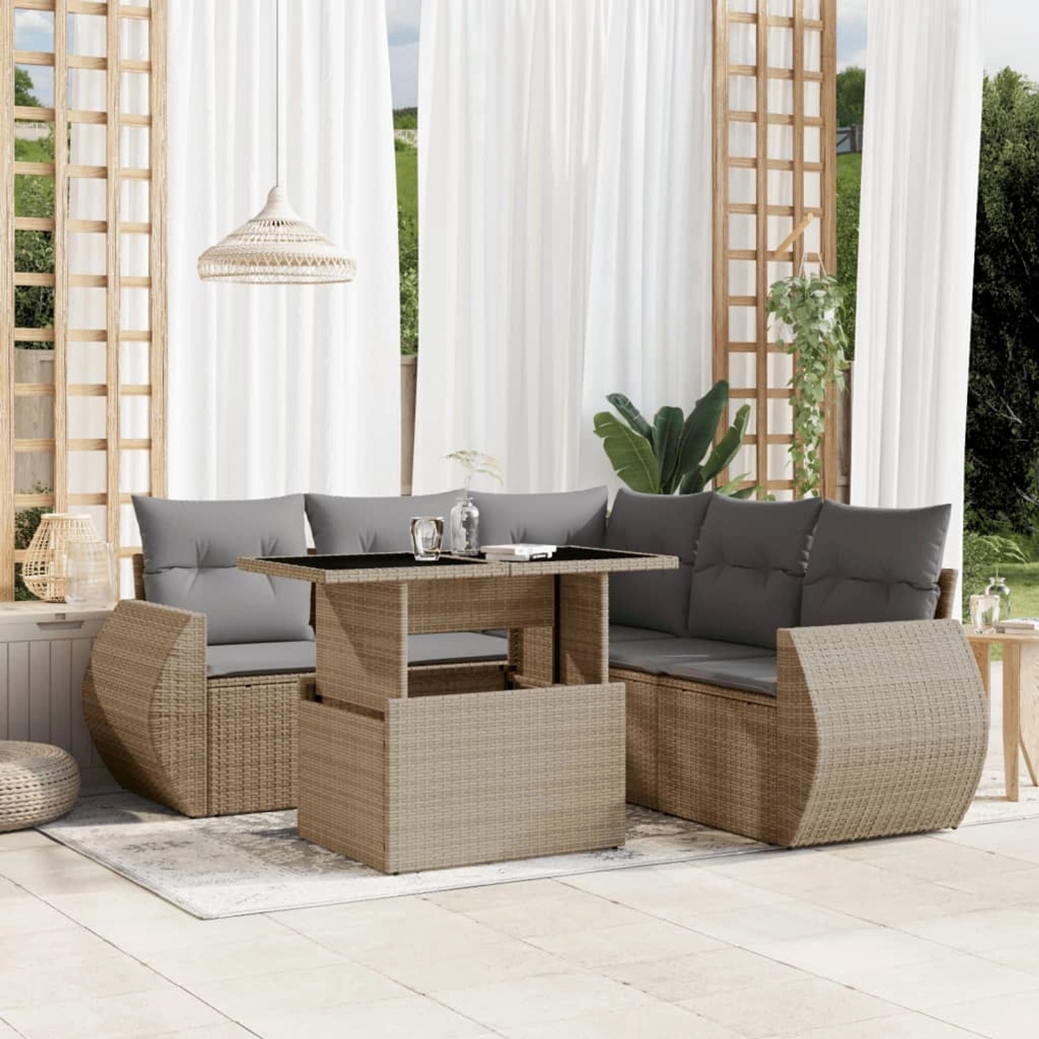 Beige 6-tlg. vidaXL Garten-Sofagarnitur aus Rattan mit hellgrauen Kissen und Tisch.