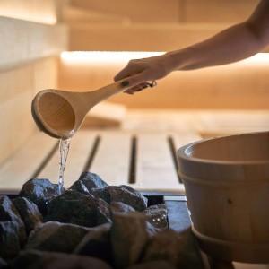 LuxeBath Saunazubehör aus Holz Eimer Kelle Thermo-Hygrometer Sanduhr