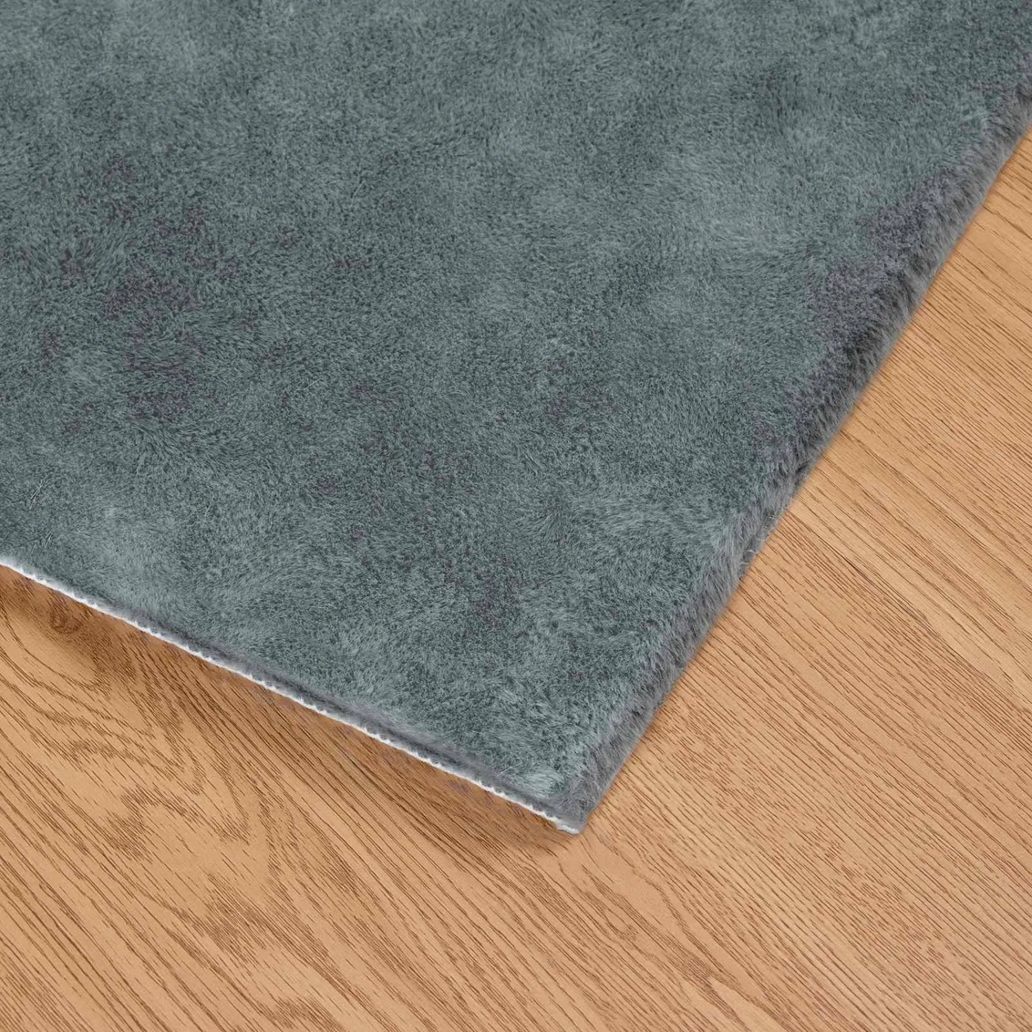 vidaXL Olite Kunstfell Teppich, Anthrazit, 240x340 cm, aus weichem Polyester auf Holzfußboden.
