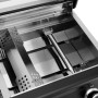 Detailansicht des Taino Platinum Compact Dark Gasgrills. Zwei Edelstahlbrenner und Hitzeverteiler sind sichtbar.