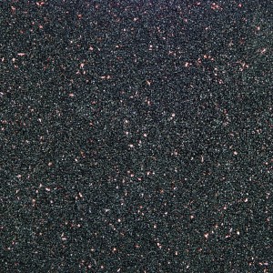 Terralith Buntsteinputz Mosaikputz 2mm: Schwarzer Wandputz mit feinen rosa Natursteinen. Robuster Effektputz.