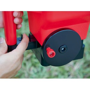 Handstreuer 3 l in Rot/Schwarz: Detailaufnahme der Mengeneinstellung am Griff.