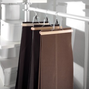 3er-Pack Hosenspanner aus Holz zum Aufhängen von Hosen im Kleiderschrank.