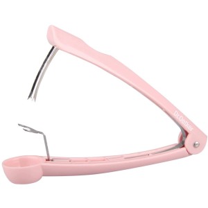Dr. Oetker Kirschentkerner aus Kunststoff in Rosa, ein Küchenhelfer zum einfachen Entkernen von Kirschen.