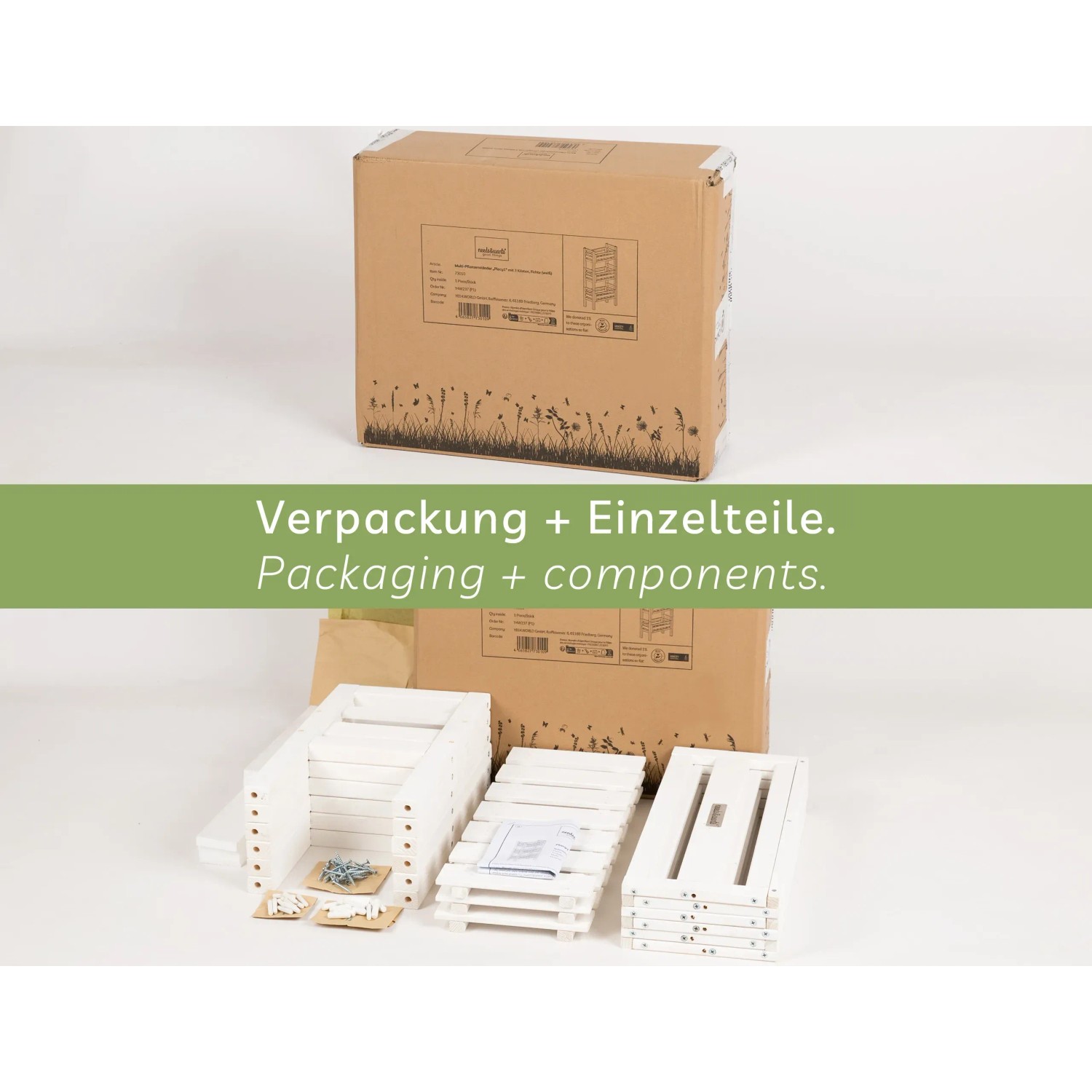 Verpackung und Einzelteile des needs&wants Multi Pflanzenständer Placy1 aus Holz.