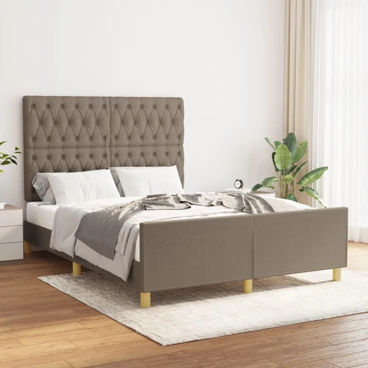 Bettgestell mit Kopfteil in Taupe (140x190 cm) aus Stoff. Elegantes Design für Schlafzimmer.