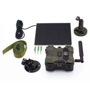 Technaxx Wildtierkamera TX-189 4G mit Solarpanel und Zubehör auf weißem Grund.