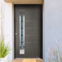 Moderne anthrazitfarbene Splendoor Haustür Berlin Prime mit Edelstahlapplikationen und Glaseinsatz.