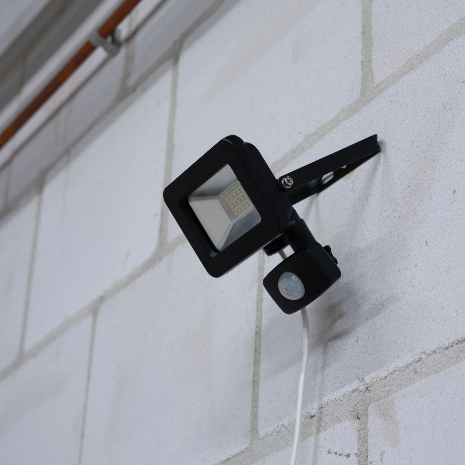 LED-Strahler 4000 K IP44 Sensor Sanan LED 10 W 1100 lm Schwarz