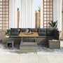 Graues 9-teiliges Garten-Sofa-Set aus Poly Rattan und Akazienholz mit Kissen.