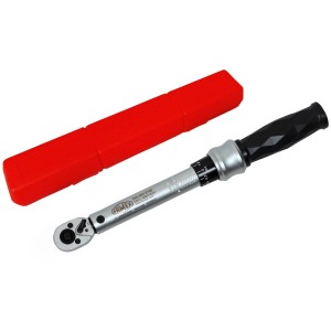 Famex Drehmomentschlüssel (6-30 Nm) mit rotem Koffer. Schlüssel für präzises Anziehen.