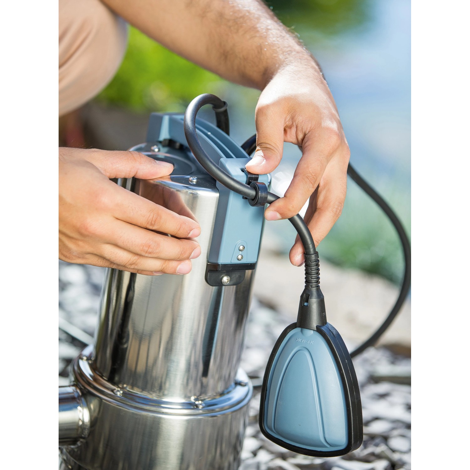 Tauchpumpe 1100 W Schmutzwasser TPS 21000/E mit Schwimmer im Detail.