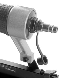 Detailaufnahme: STAHLWERK Druckluft Nagler DN-50 ST, Kompressor Zubehör.