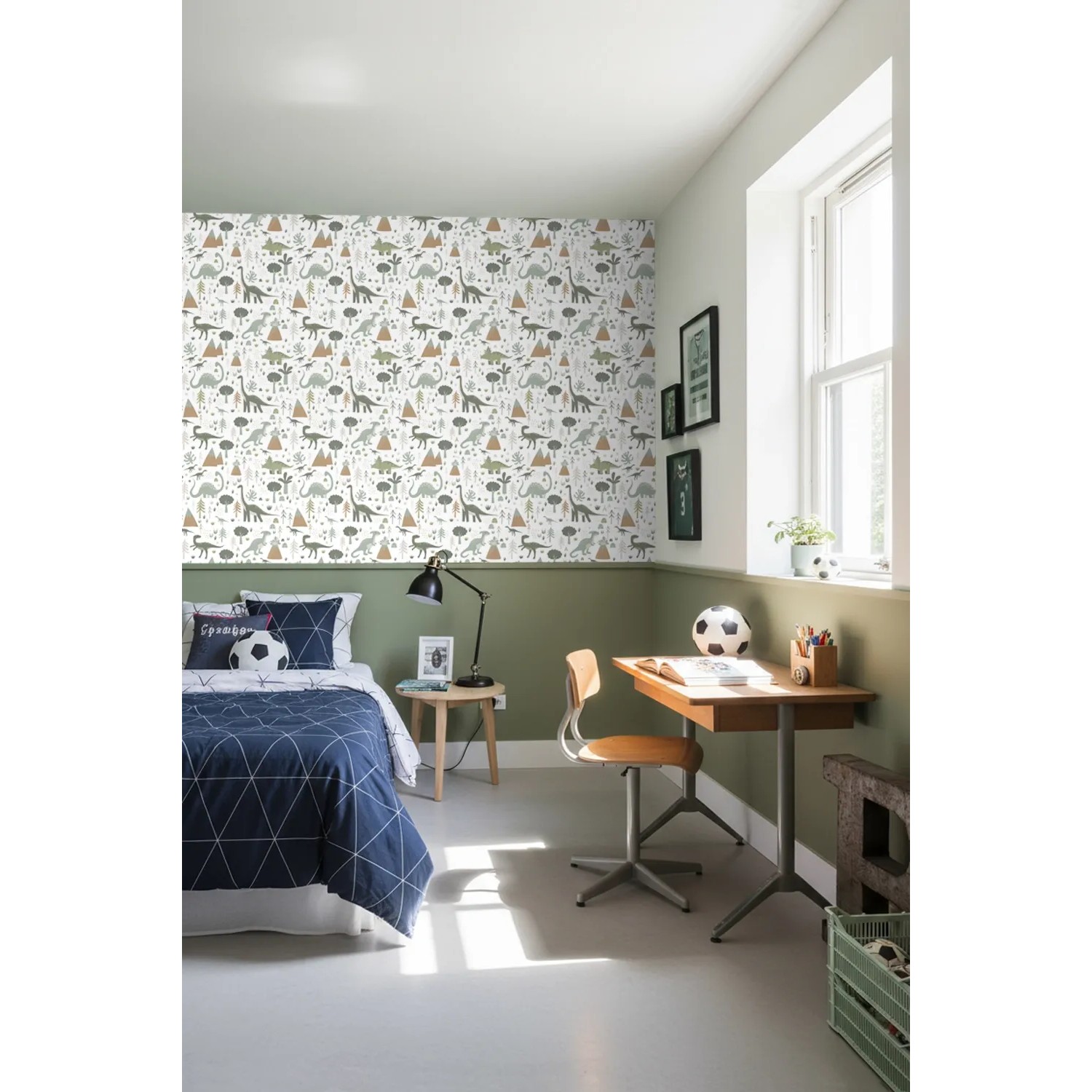 ESTAhome Tapete mit Vintage Dinosaurier-Muster in Blau und Grün an Kinderzimmerwand.