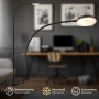 Schwarze, dimmbare Brilo LED-Stehleuchte Megg mit schwenkbarem Kopf, 150 cm hoch.