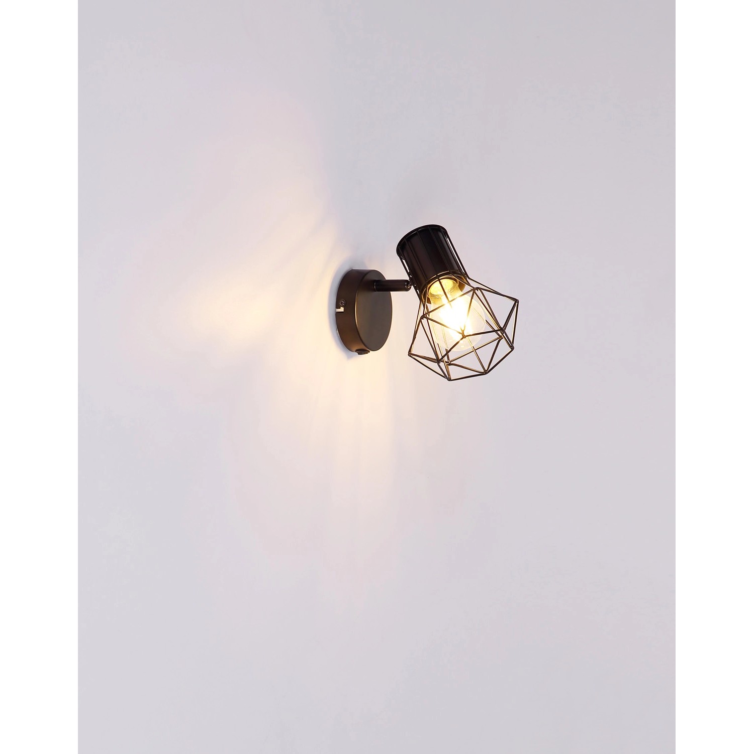 Schwarzer Globo Wandstrahler Priska mit E27 Fassung und beweglichem Metallgitter-Schirm.