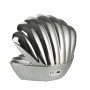 Chromfarbene LED-Tischleuchte in Muschelform (Shelly) mit Farbwechsel.