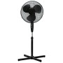 Schwarzer Standventilator mit Ø 40 cm, höhenverstellbar und mit drei Geschwindigkeitsstufen.