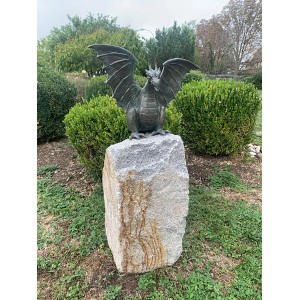 Bronze Drache Skulptur auf Findling von Rottenecker, Gartendeko.
