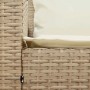 Detailaufnahme: Beige vidaXL Garten-Sofagarnitur aus Rattan mit cremefarbenen Kissen.