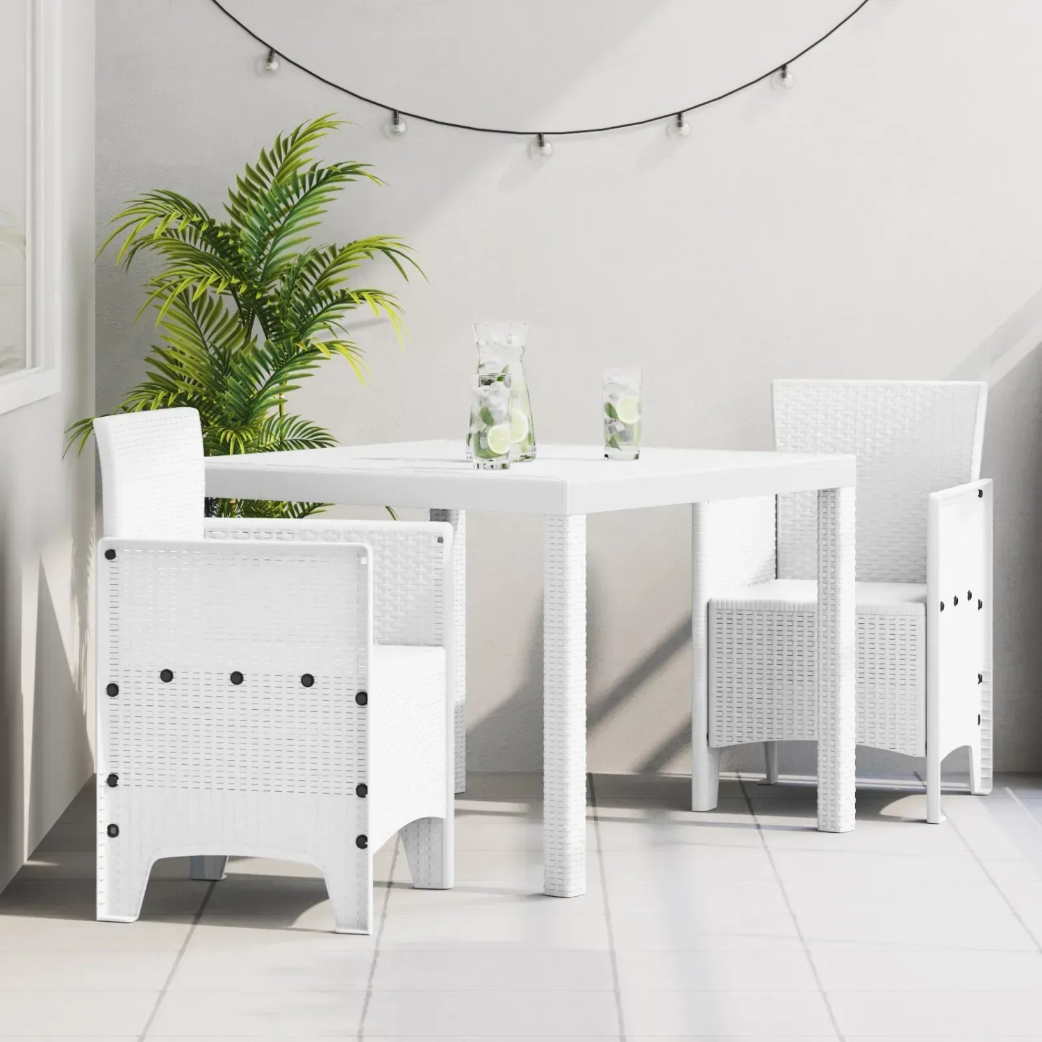 Weißes 3-tlg. Garten-Essgruppe aus Poly Rattan von vidaXL mit Tisch und zwei Stühlen.