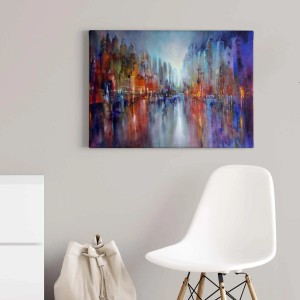 Buntes Leinwandbild mit abstraktem Stadt-Motiv im Wohnzimmer. Wanddekoration.