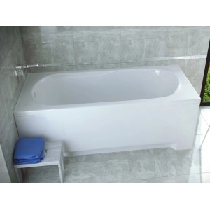 Weiße rechteckige Acryl-Badewanne BONA 160x70 mit Ablauf und Füßen in modern gefliestem Bad.