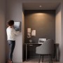 Szene mit Philips Hue Milliskin LED-Einbauspot, rechteckig, weiß, in modernem Arbeitszimmer.