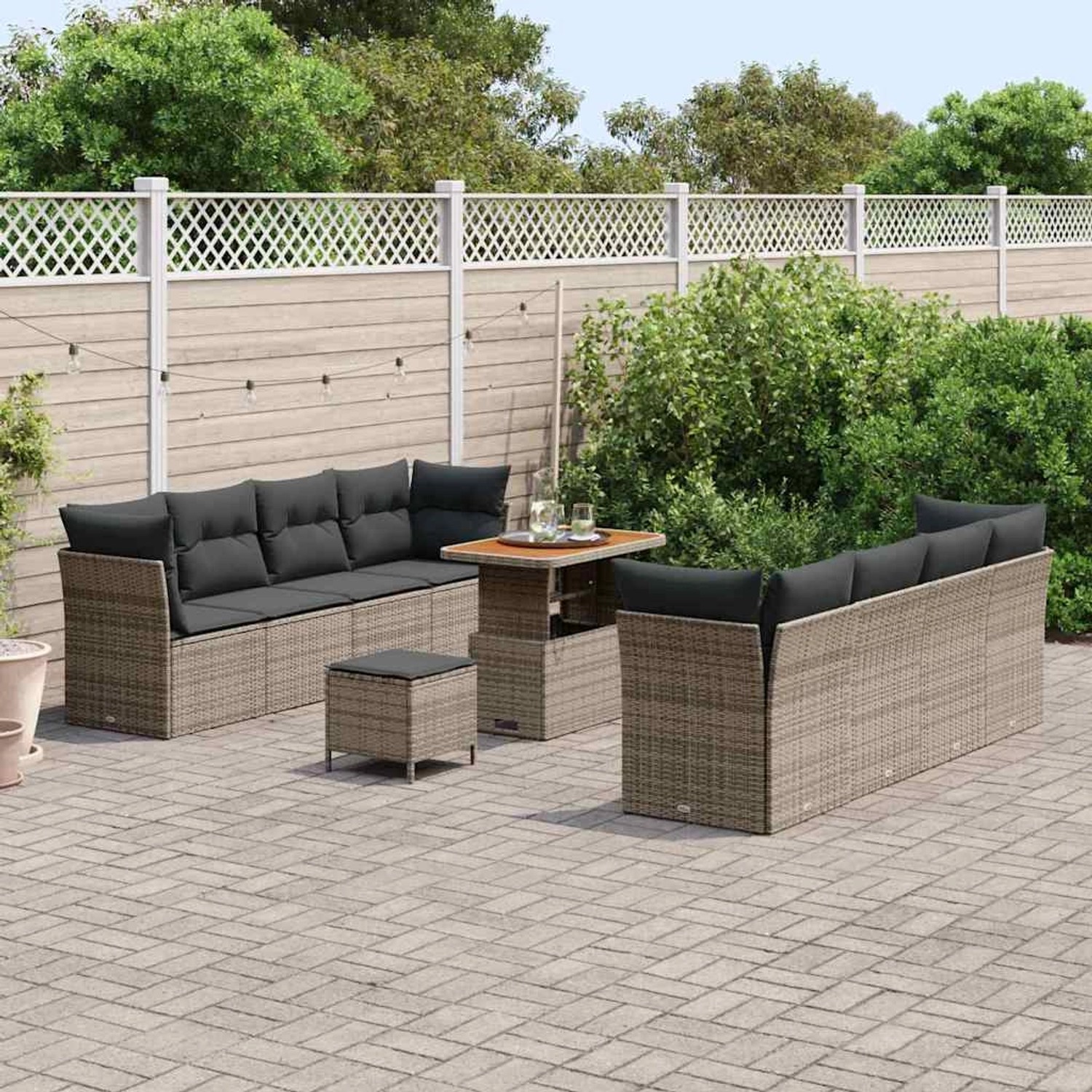 vidaXL 11-tlg. Garten-Sofa-Set aus grauem Poly-Rattan mit Tisch und Hockern.