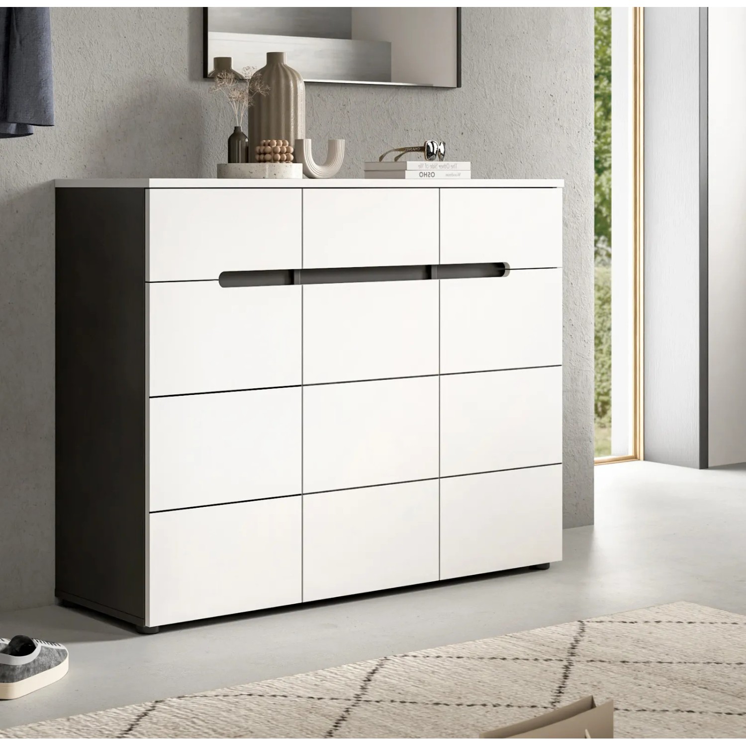 Inn.Furn Schuhkommode Cooper, weiß und grau, 120 cm breit, mit Schubladen und Türen.