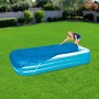 Blaues Bestway Flowclear Poolabdeckung PE auf Family Pool im Garten, 305x183 cm.