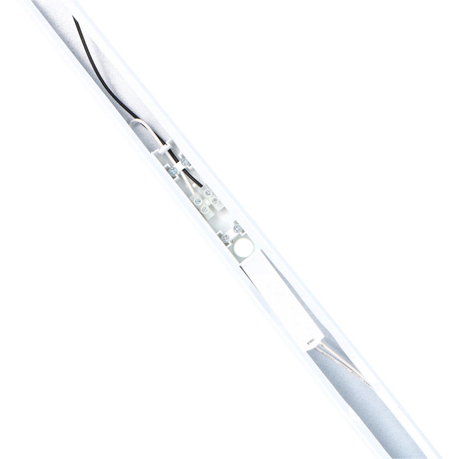 Graue LED-Unterbauleuchte, 150 cm, 24 W. Detailansicht der Verkabelung.