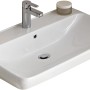 Weißes Pelipal Keramik Waschbecken Quantum 02 (80,5 cm) mit Armatur und Überlauf.