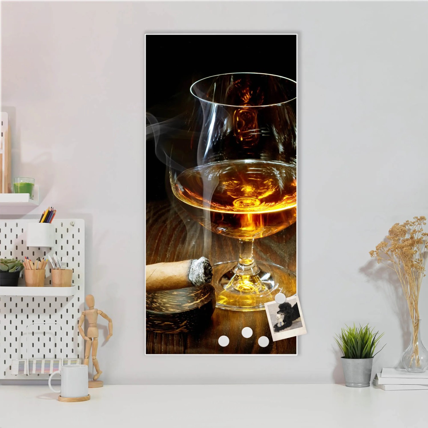Banjado Magnettafel 37x78cm mit Whiskey & Zigarre Motiv. Weiße Magnetwand für Notizen und Fotos.