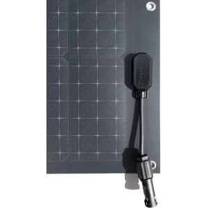 Flexibles Solarpanel des Technaxx Balkonkraftwerks 600W mit Anschlusskabel.