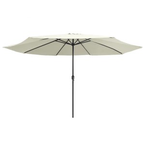 Sandweißer Sonnenschirm mit 390 cm Durchmesser, stabilem Metall-Mast und Kurbelmechanismus. Ideal für Garten & Terrasse.