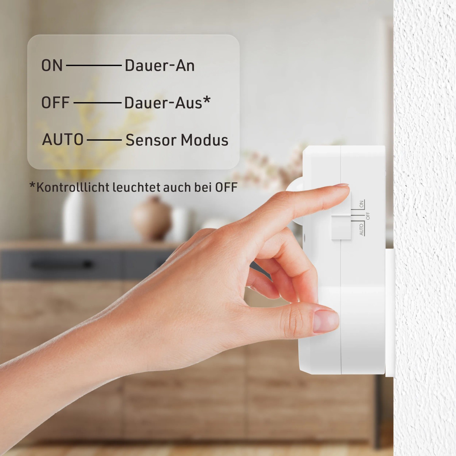 Weiße Oktaplex Sia Steckdose mit Bewegungsmelder. Hand bedient Schalter für ON/OFF/AUTO Modus. Infrarotsensor Zwischenstecker.