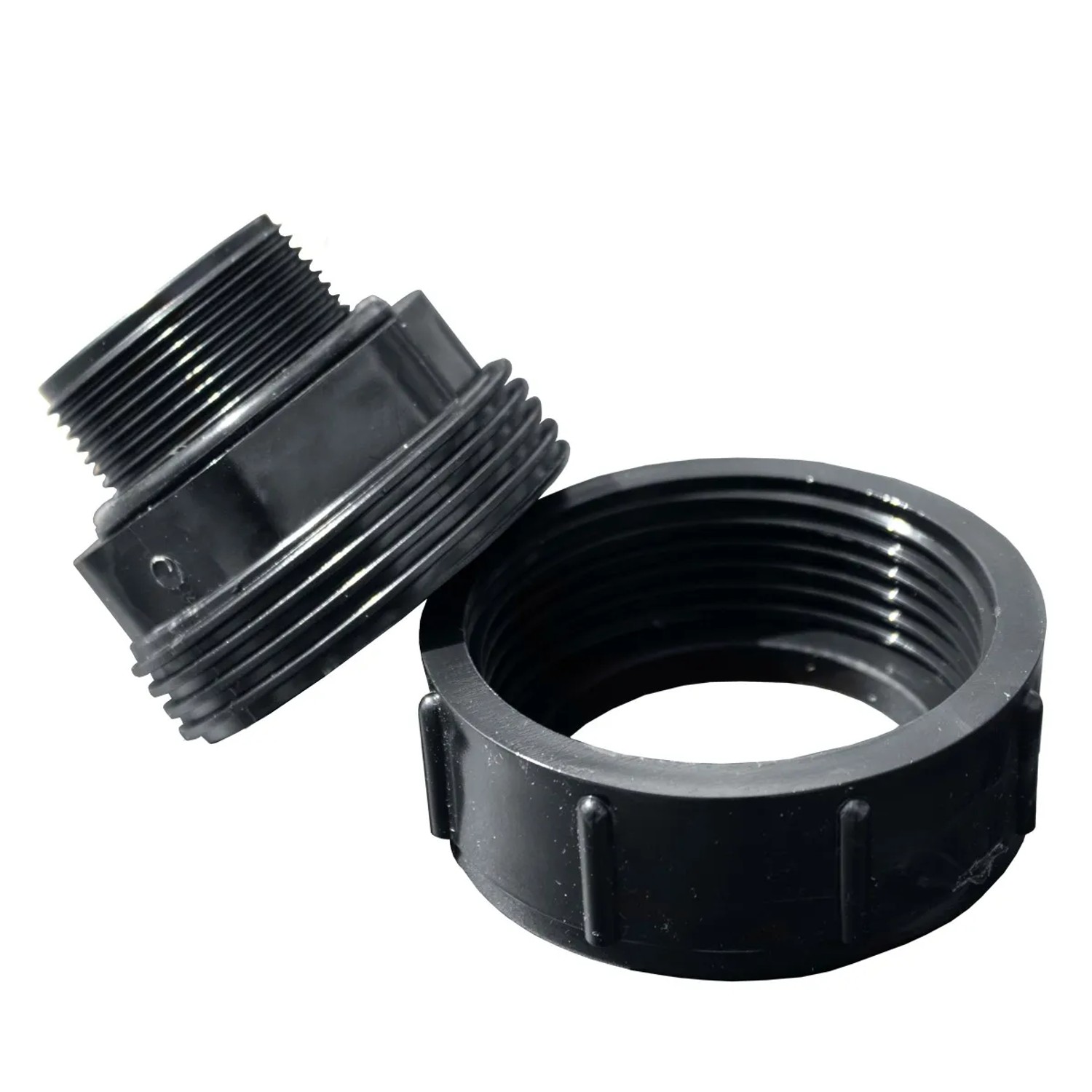 Schwarze Pool Wärmepumpe Verschraubung, bestehend aus zwei Teilen mit Gewinde.