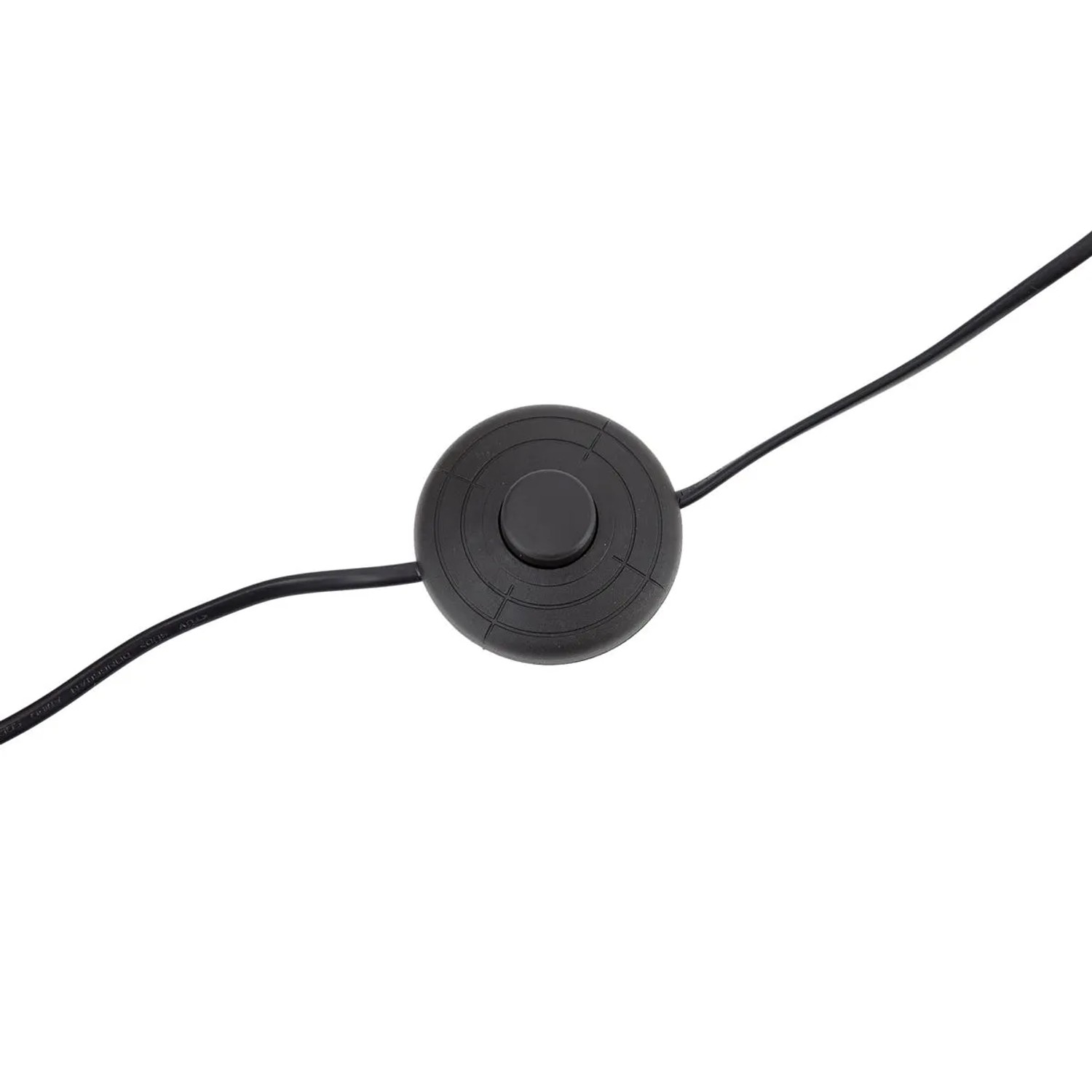 Detailaufnahme des Fußschalters der Bogenlampe Vinossa. Schwarzer, runder Schalter am Kabel.