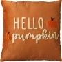 Orangefarbenes Samt-Kissen 45x45 cm mit gesticktem "HELLO pumpkin" Schriftzug und Kürbissen. Ideal für Herbstdekoration.