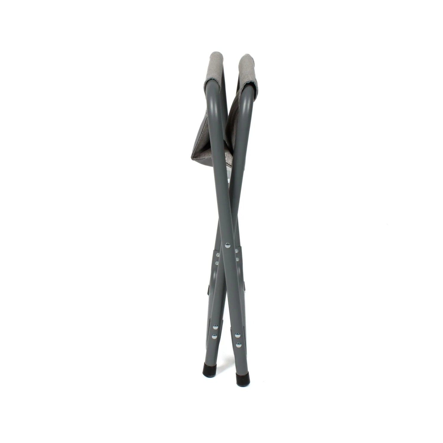 Zusammengeklappter, grauer Campinghocker Eclipse Modell Titan. Kompakter Klapphocker für Camping & Freizeit.