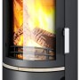 Accente Tifano Kaminofen, 6,5 kW, Sandstein/Schwarz. Moderner Ofen mit Sichtfenster und Holzfeuer.