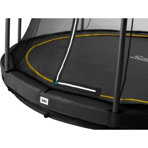 Detailaufnahme: Schwarzes Salta Comfort Edition Bodentrampolin (ø 427 cm) mit Sicherheitsnetz.