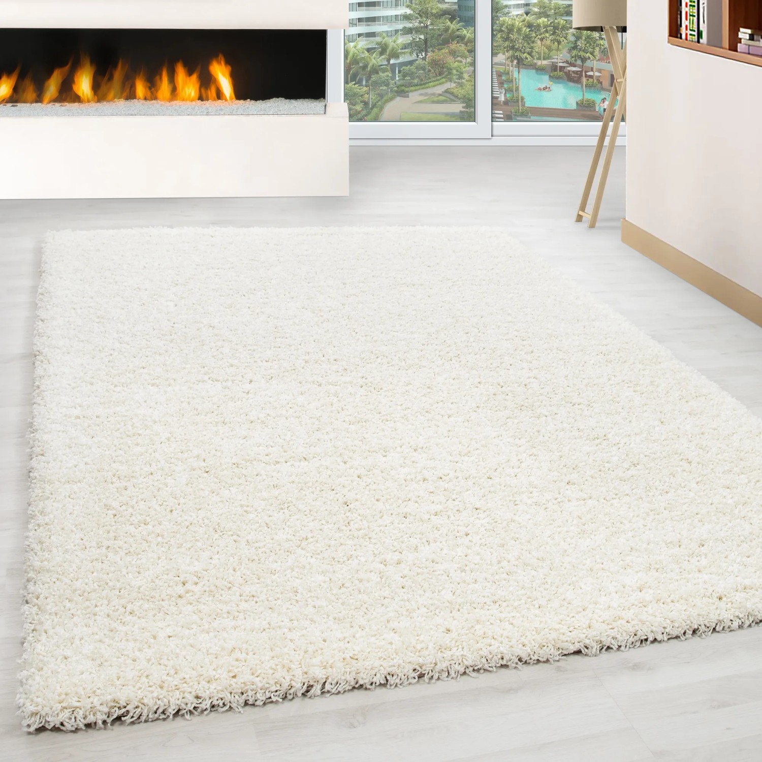 Cremefarbener Ayyildiz Hochflorteppich Life 1500 (160x230 cm) im Wohnzimmer.