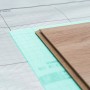 Egger Aqua+ Aluflex Dampfbremse mit Vlies unter Laminat. Schutz vor Feuchtigkeit bei Trittschalldämmung.