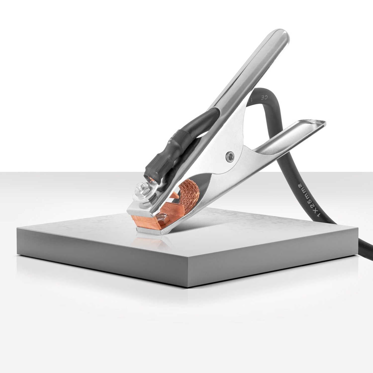 STAHLWERK Massezange 300 A mit 8 m Kupfer Schweißkabel (25 mm²) für Schweißgeräte.