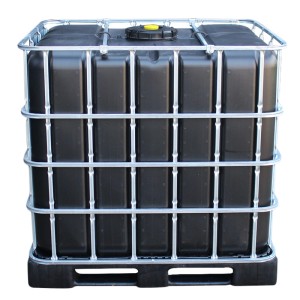 Schwarzer IBC Tank 1000 l auf Kunststoffpalette mit verzinktem Stahlrahmen, ideal als Regentonne.