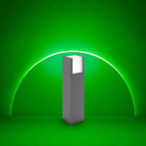 Anthrazitfarbene LED-Sockelleuchte Arbour aus Aluminiumdruckguss, 40 cm hoch, mit warmweißem Licht für den Garten.